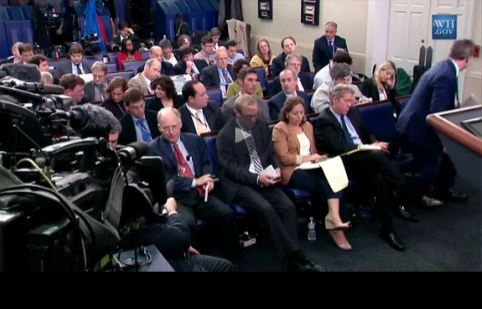 Ed Henry walks out of press briefing screen shot
