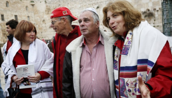 Women of the Wall with Yitzhak Yifat | Feb. 2013 | Credit: Times of Israel