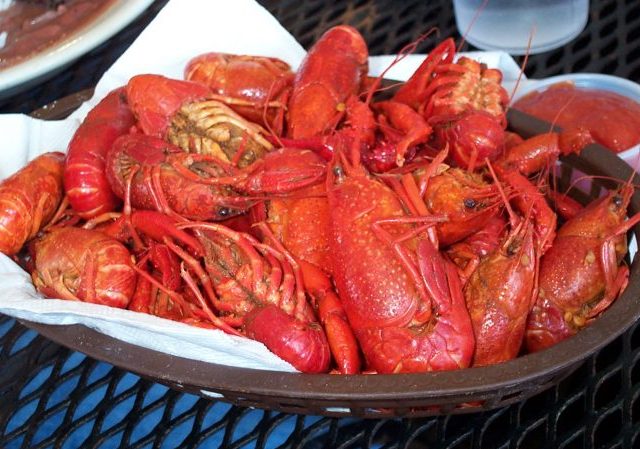 https://commons.wikimedia.org/wiki/File%3ADish_of_crawdads.jpg