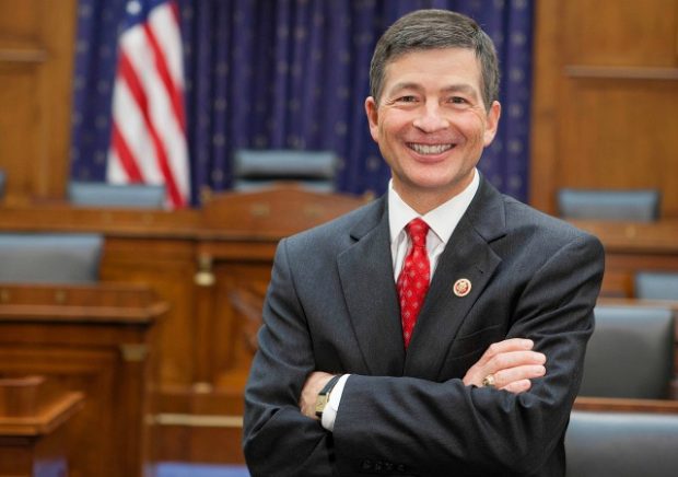 https://commons.wikimedia.org/wiki/File:Jeb_Hensarling_full_official_photo.jpg