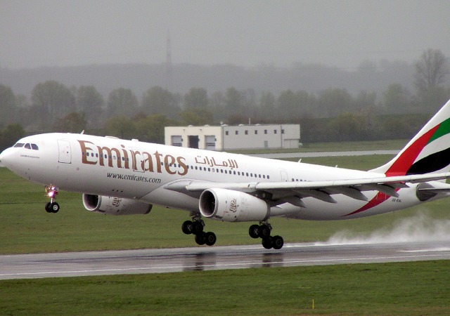 https://commons.wikimedia.org/wiki/File:Airbus_A330-200_Emirates_A6-EAL.jpg